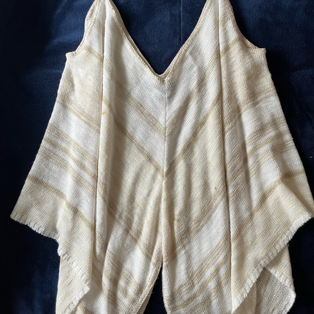 Neutral Flowing Boxy Acrylic Tank